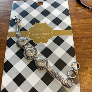 Magnolia and Vine silver Center Stage bracelet, 7-9” wrist, fits 3 snaps